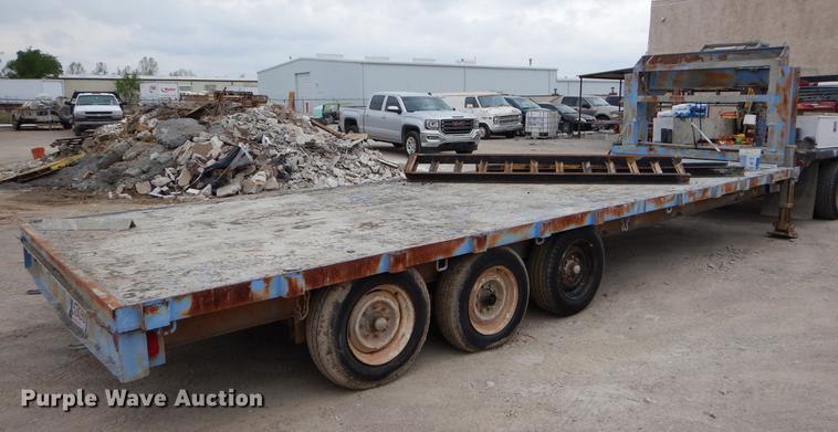 image for item EI9098 1982 Equipment trailer