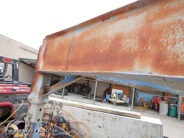 image for item EI9098 1982 Equipment trailer