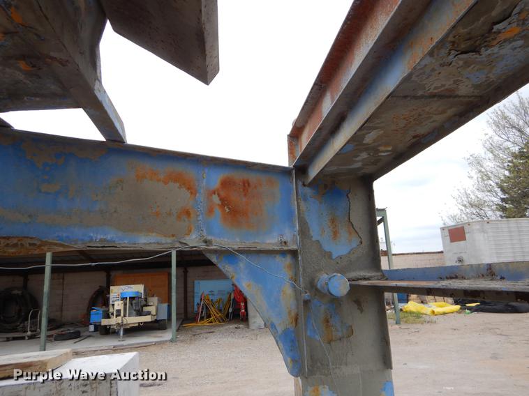 image for item EI9098 1982 Equipment trailer