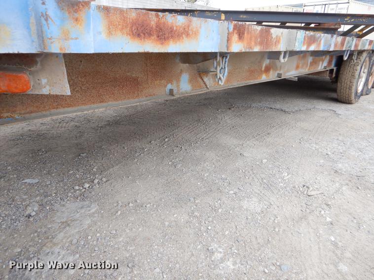 image for item EI9098 1982 Equipment trailer