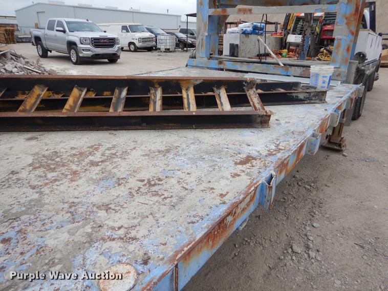 image for item EI9098 1982 Equipment trailer