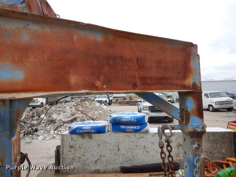 image for item EI9098 1982 Equipment trailer