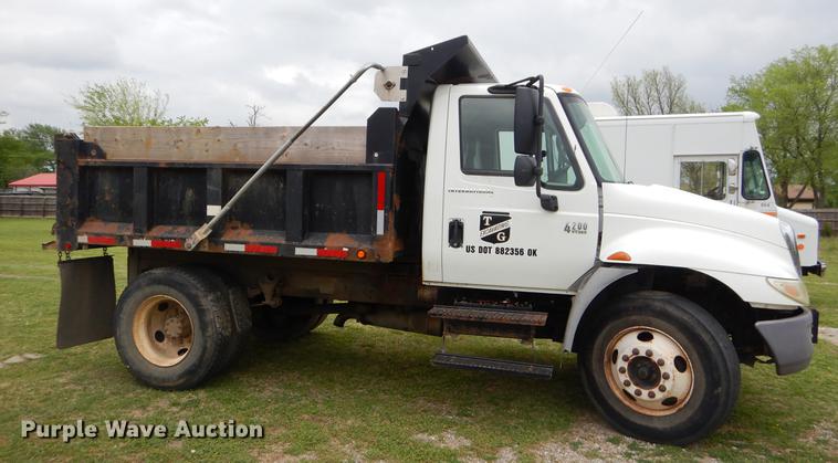 image for item EI9103 2006 International 4200 dump truck