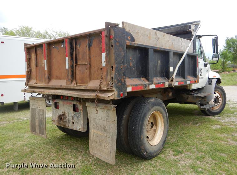 image for item EI9103 2006 International 4200 dump truck
