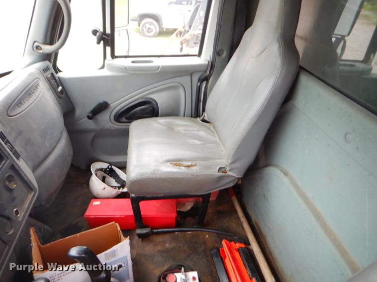 image for item EI9103 2006 International 4200 dump truck