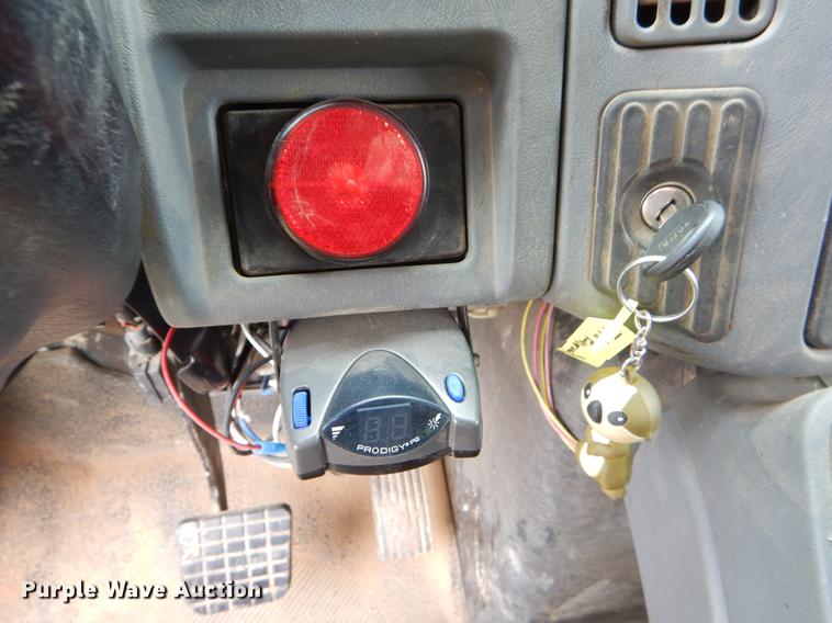 image for item EI9103 2006 International 4200 dump truck