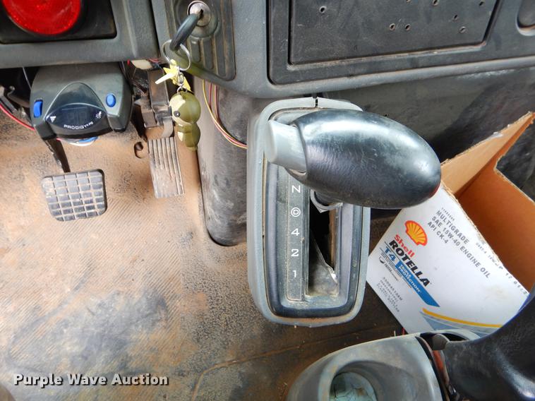 image for item EI9103 2006 International 4200 dump truck