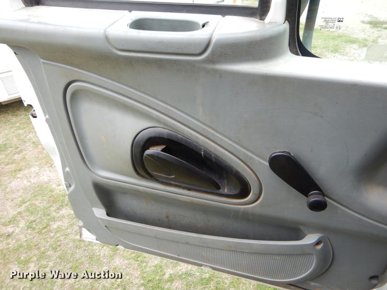 image for item EI9103 2006 International 4200 dump truck