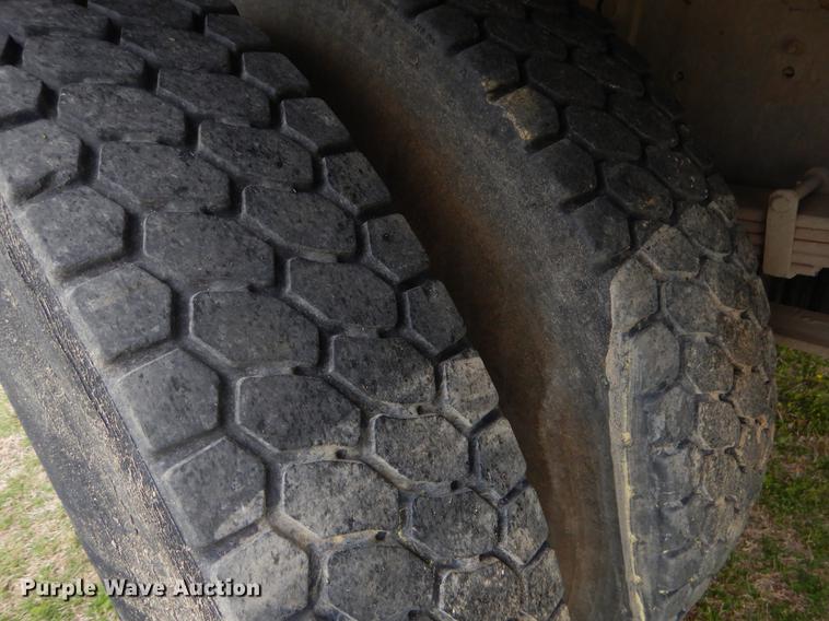 image for item EI9103 2006 International 4200 dump truck