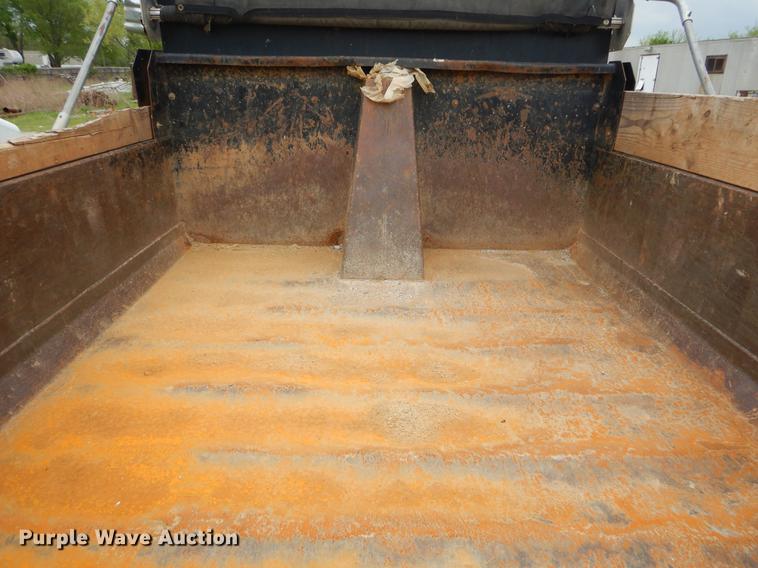 image for item EI9103 2006 International 4200 dump truck