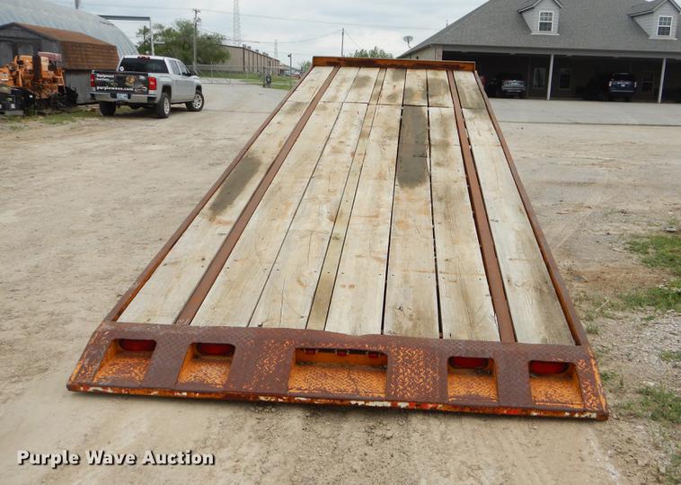 image for item EI9110 1997 Multi-Max MP424TE tilt deck equipment trailer