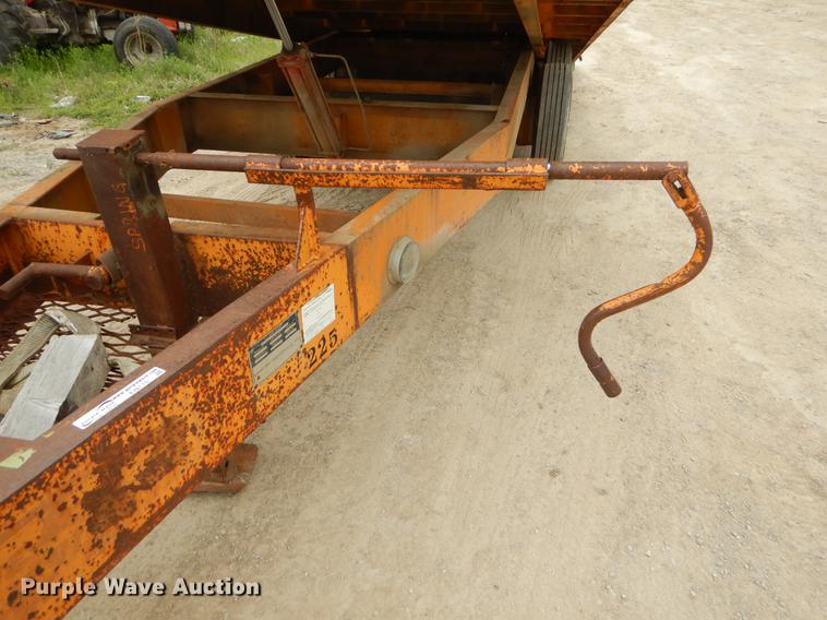 image for item EI9110 1997 Multi-Max MP424TE tilt deck equipment trailer