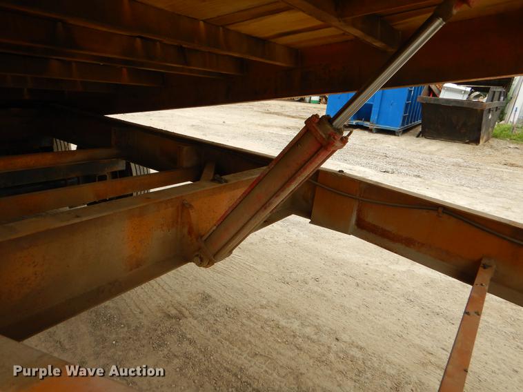 image for item EI9110 1997 Multi-Max MP424TE tilt deck equipment trailer