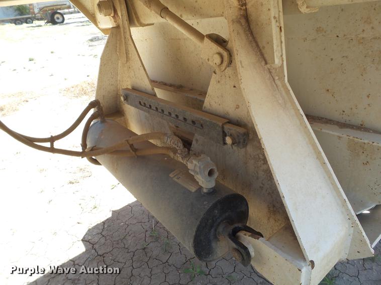 image for item EI9575 2001 CTS bottom dump trailer