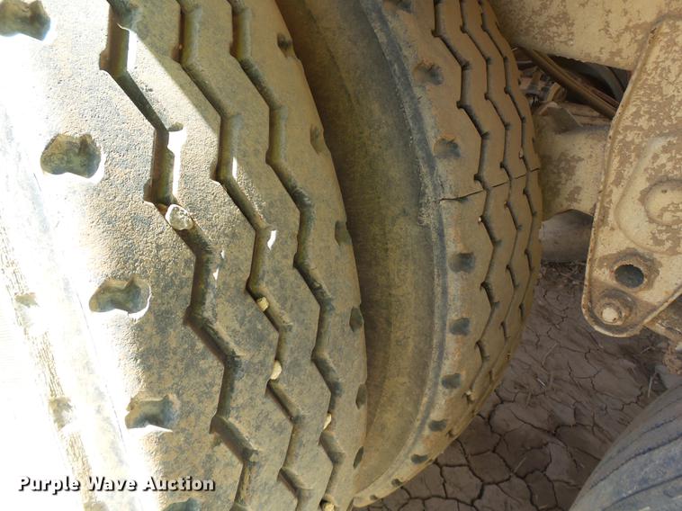 image for item EI9575 2001 CTS bottom dump trailer