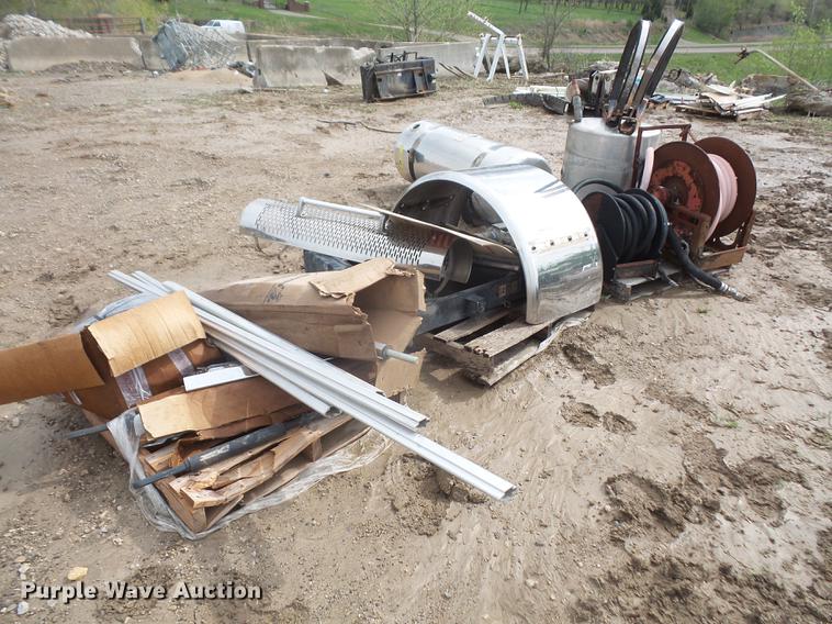 image for item EJ9379 Truck parts