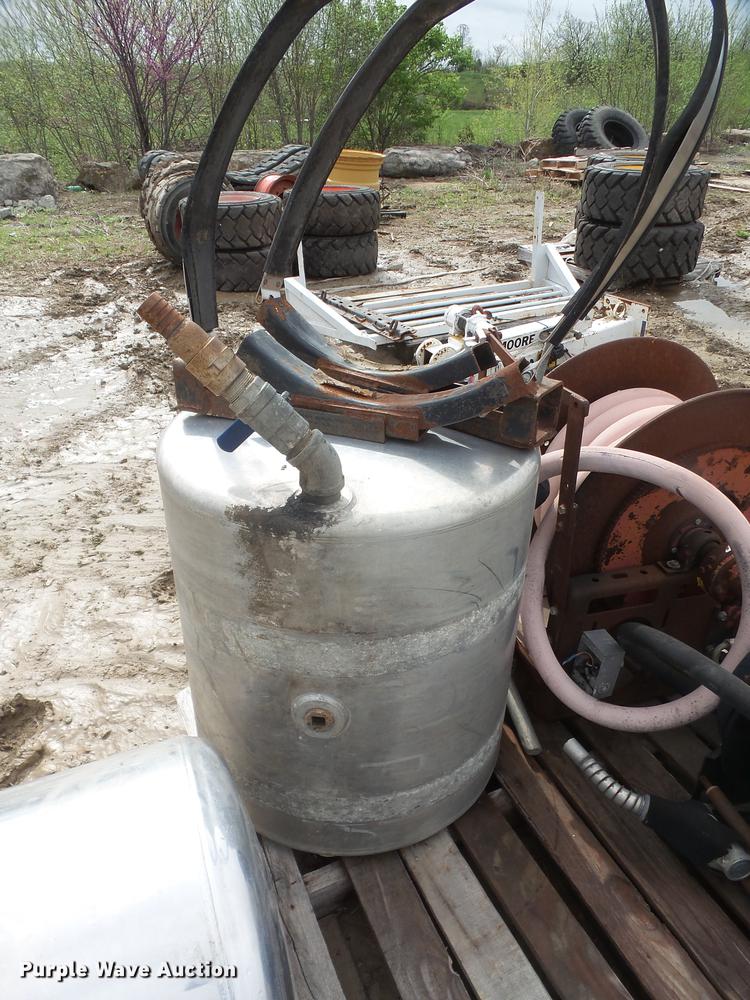 image for item EJ9379 Truck parts