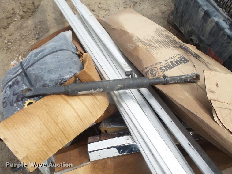 image for item EJ9379 Truck parts