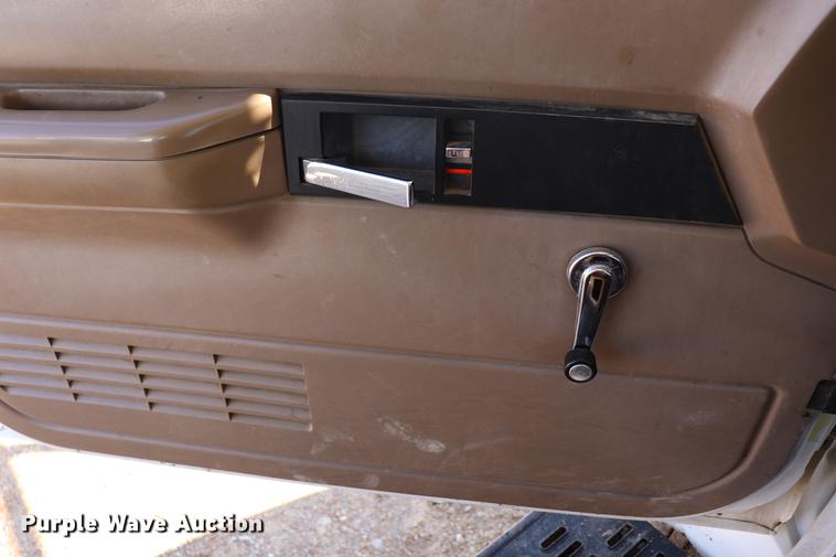 image for item EJ9769 1999 GMC C7500 bucket truck