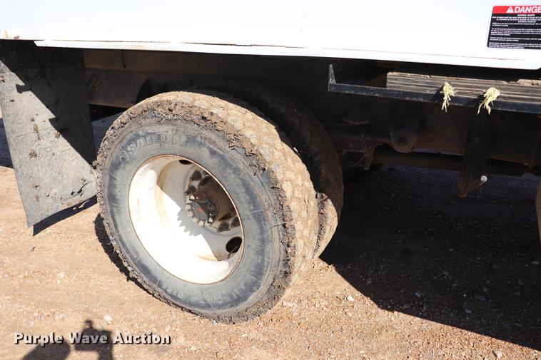 image for item EJ9769 1999 GMC C7500 bucket truck