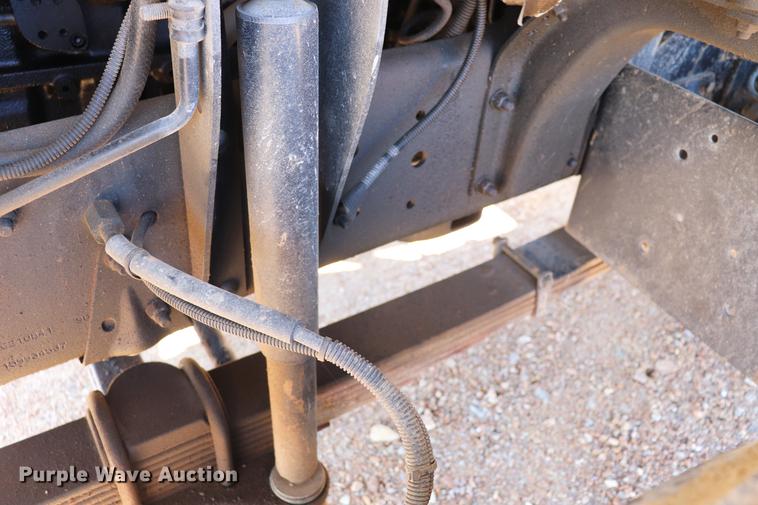 image for item EJ9769 1999 GMC C7500 bucket truck