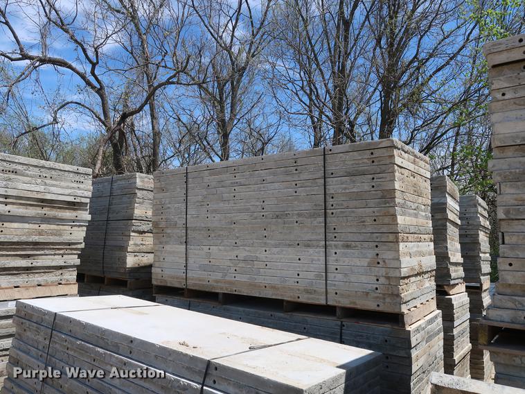 image for item EK9002 (60) aluminum concrete forms