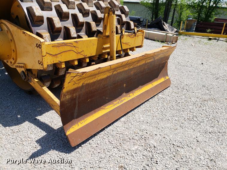 image for item EK9006 1995 Bomag BW213PD-2H single drum vibratory roller