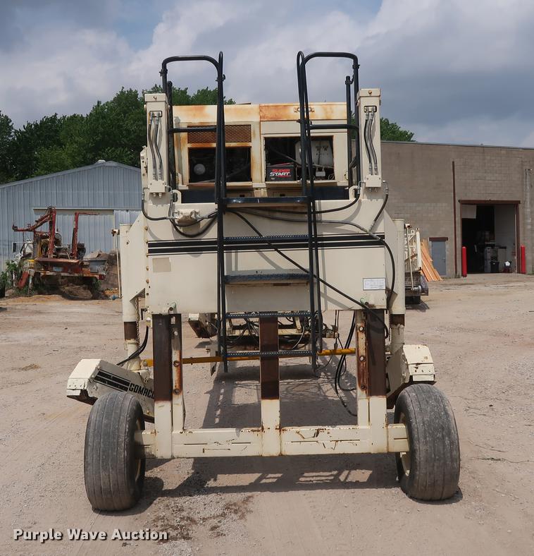 image for item EK9020 Gomaco C700 bridge deck finisher