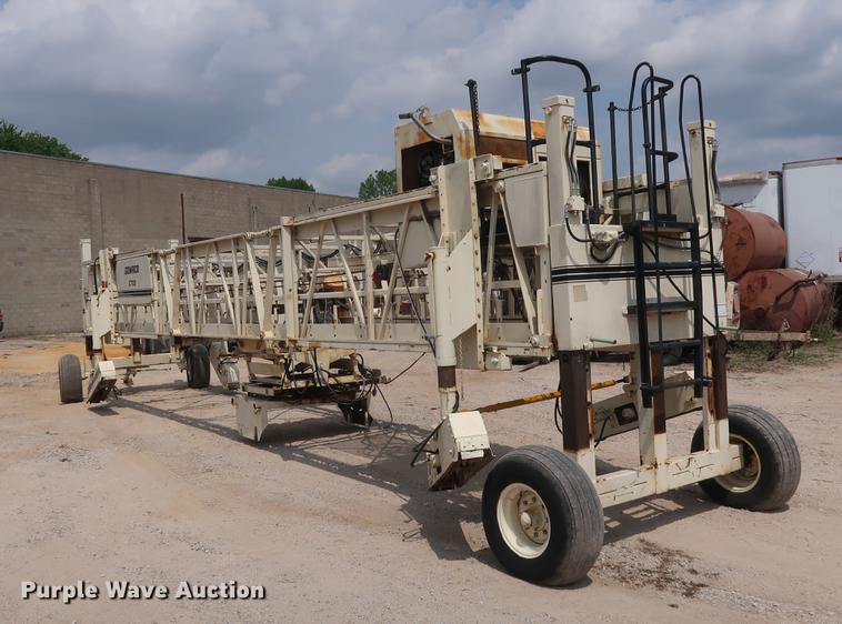 image for item EK9020 Gomaco C700 bridge deck finisher