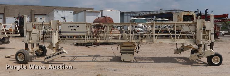 image for item EK9020 Gomaco C700 bridge deck finisher