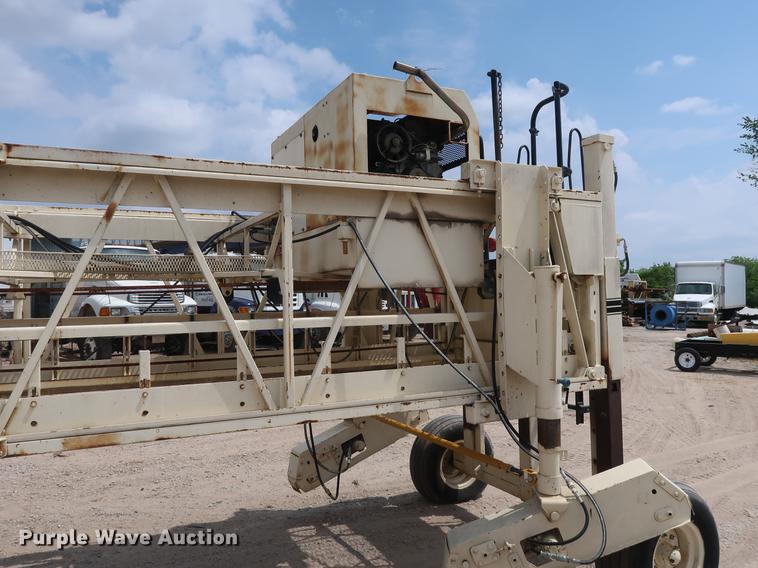 image for item EK9020 Gomaco C700 bridge deck finisher