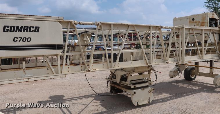 image for item EK9020 Gomaco C700 bridge deck finisher