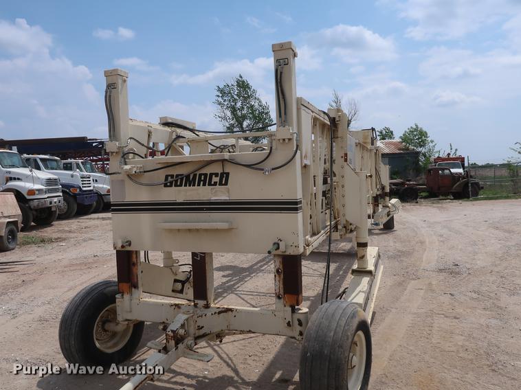 image for item EK9020 Gomaco C700 bridge deck finisher