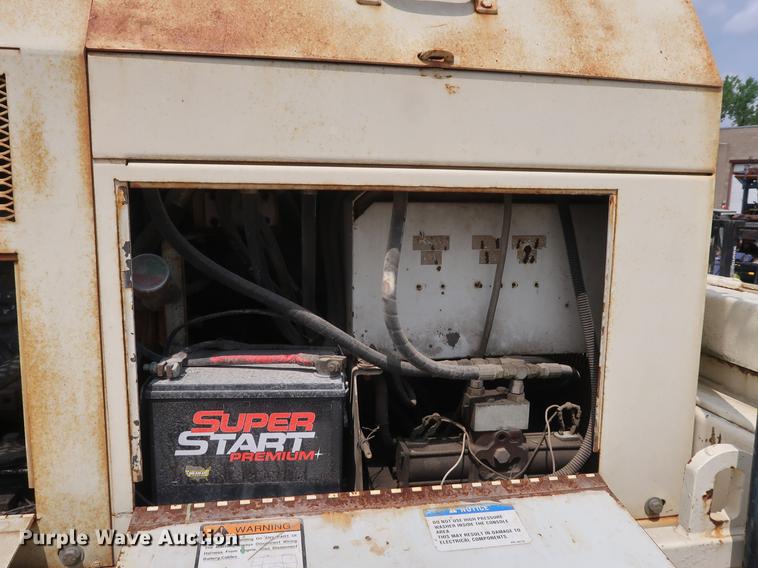 image for item EK9020 Gomaco C700 bridge deck finisher