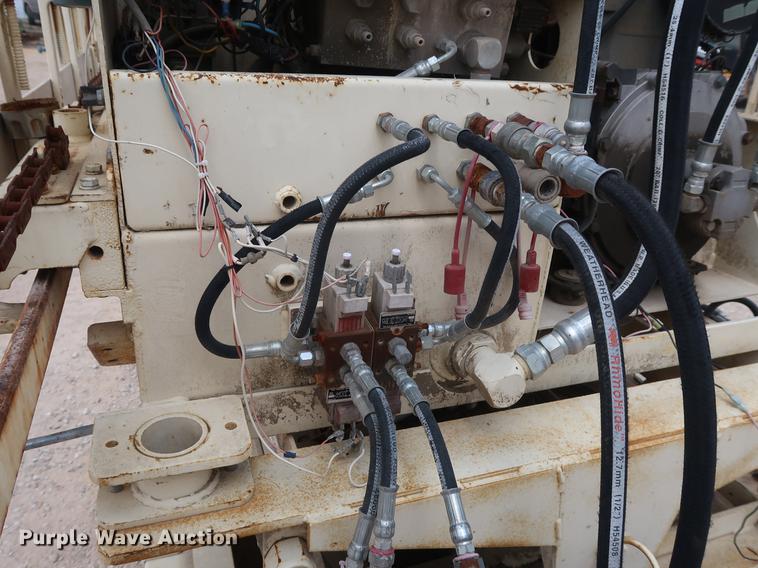 image for item EK9020 Gomaco C700 bridge deck finisher