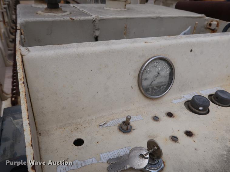 image for item EK9020 Gomaco C700 bridge deck finisher