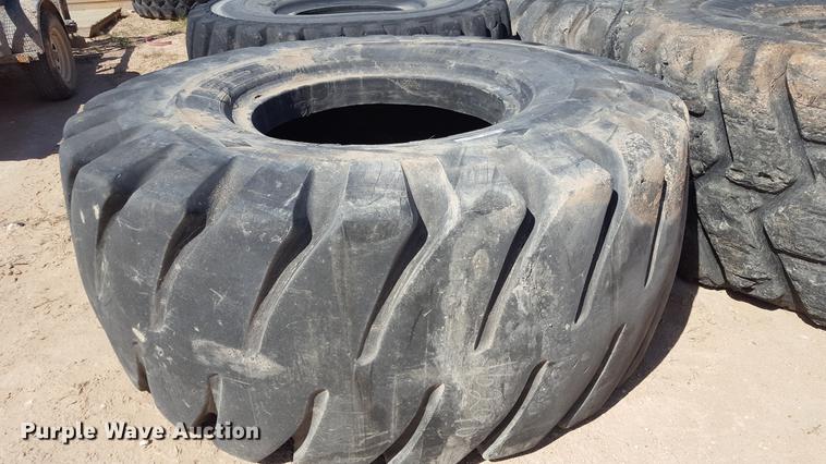 image for item EN9553 (4) tires