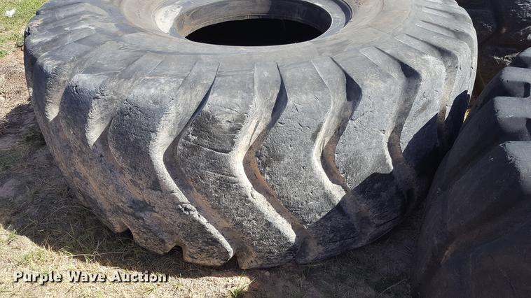 image for item EN9553 (4) tires