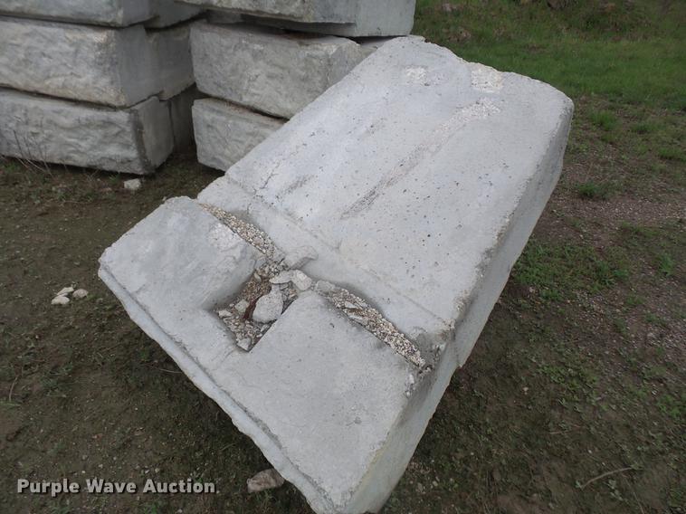 image for item G1151 (29) Big Block concrete blocks