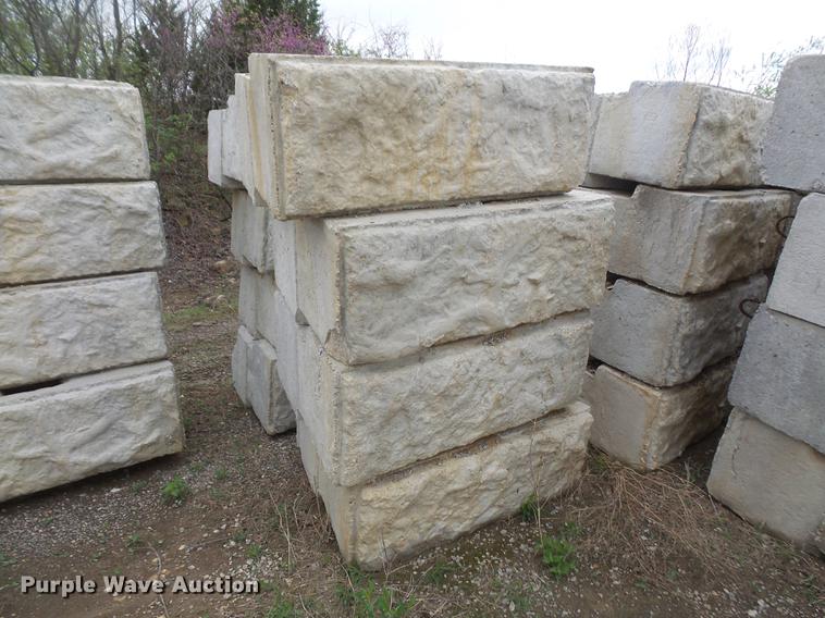 image for item G1151 (29) Big Block concrete blocks