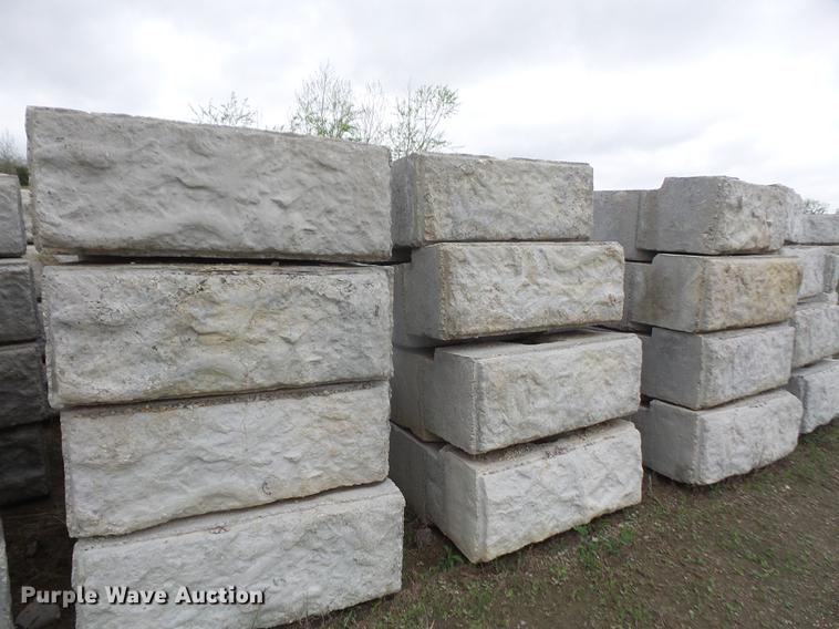 image for item G1152 (29) Big Block concrete blocks