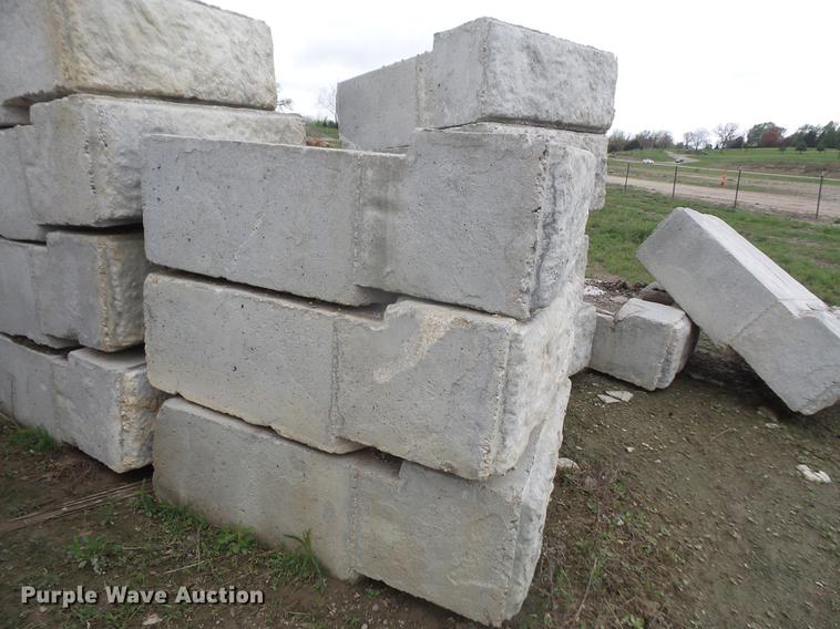image for item G1153 (29) Big Block concrete blocks