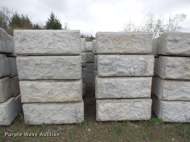 image for item G1156 (29) Big Block concrete blocks
