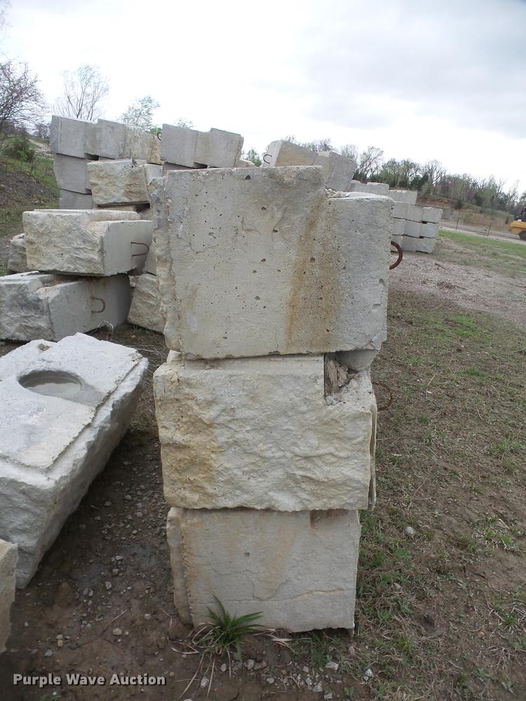image for item G1159 (37) Big Block concrete blocks