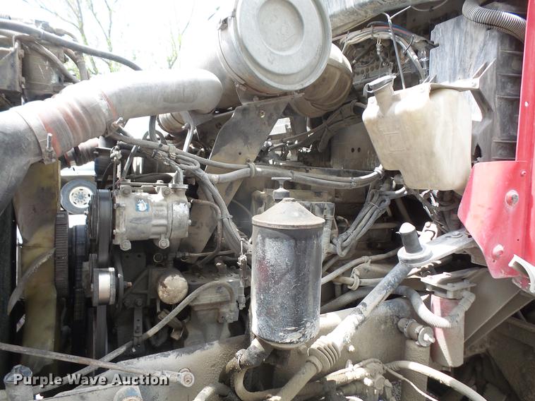 image for item G1160 2004 Kenworth T800 truck cab and chassis