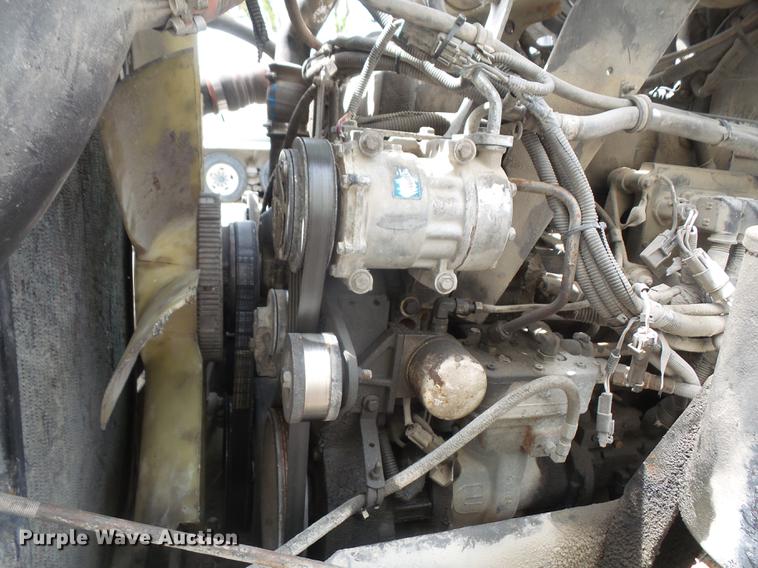 image for item G1160 2004 Kenworth T800 truck cab and chassis