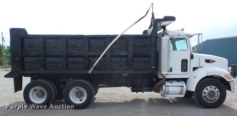 image for item J8513 2006 Peterbilt 335 dump truck