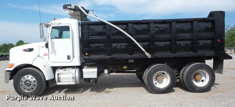 image for item J8513 2006 Peterbilt 335 dump truck