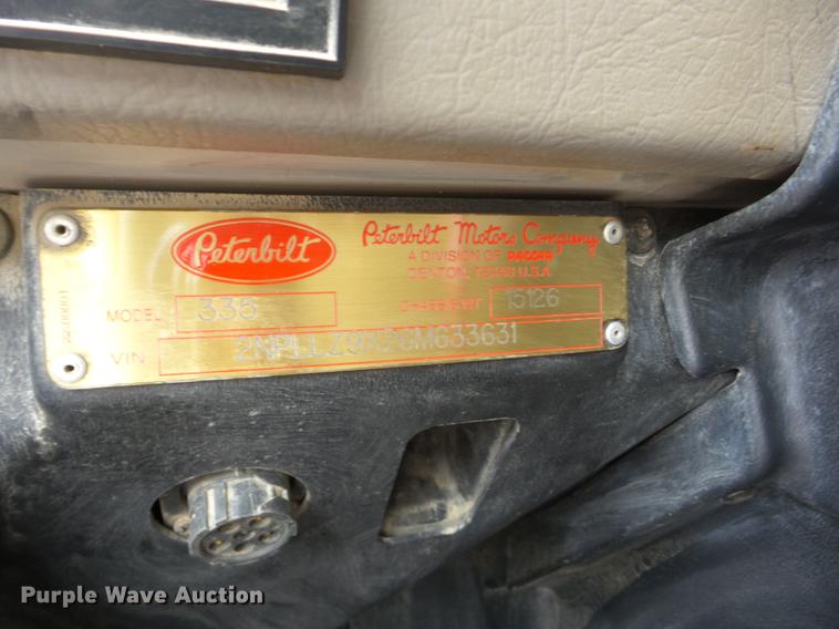 image for item J8513 2006 Peterbilt 335 dump truck