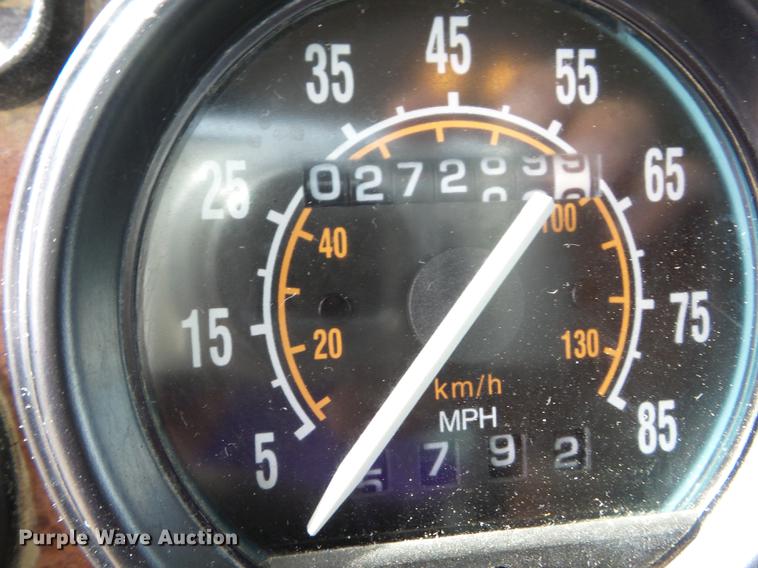 image for item J8513 2006 Peterbilt 335 dump truck